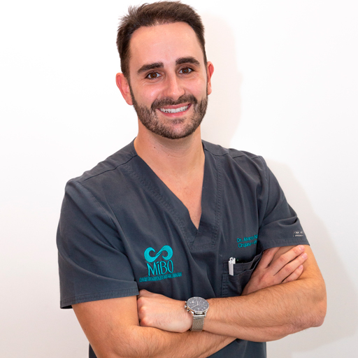 Alvaro-Navajas-Clinica-Dental-MiBo